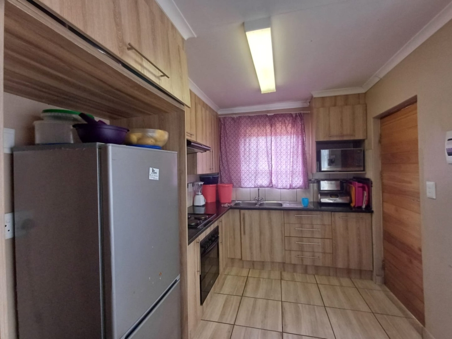 3 Bedroom Property for Sale in Ellaton North West